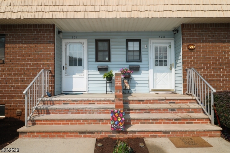 Property Photo:  301 Windsor Ct 301  NJ 08844 