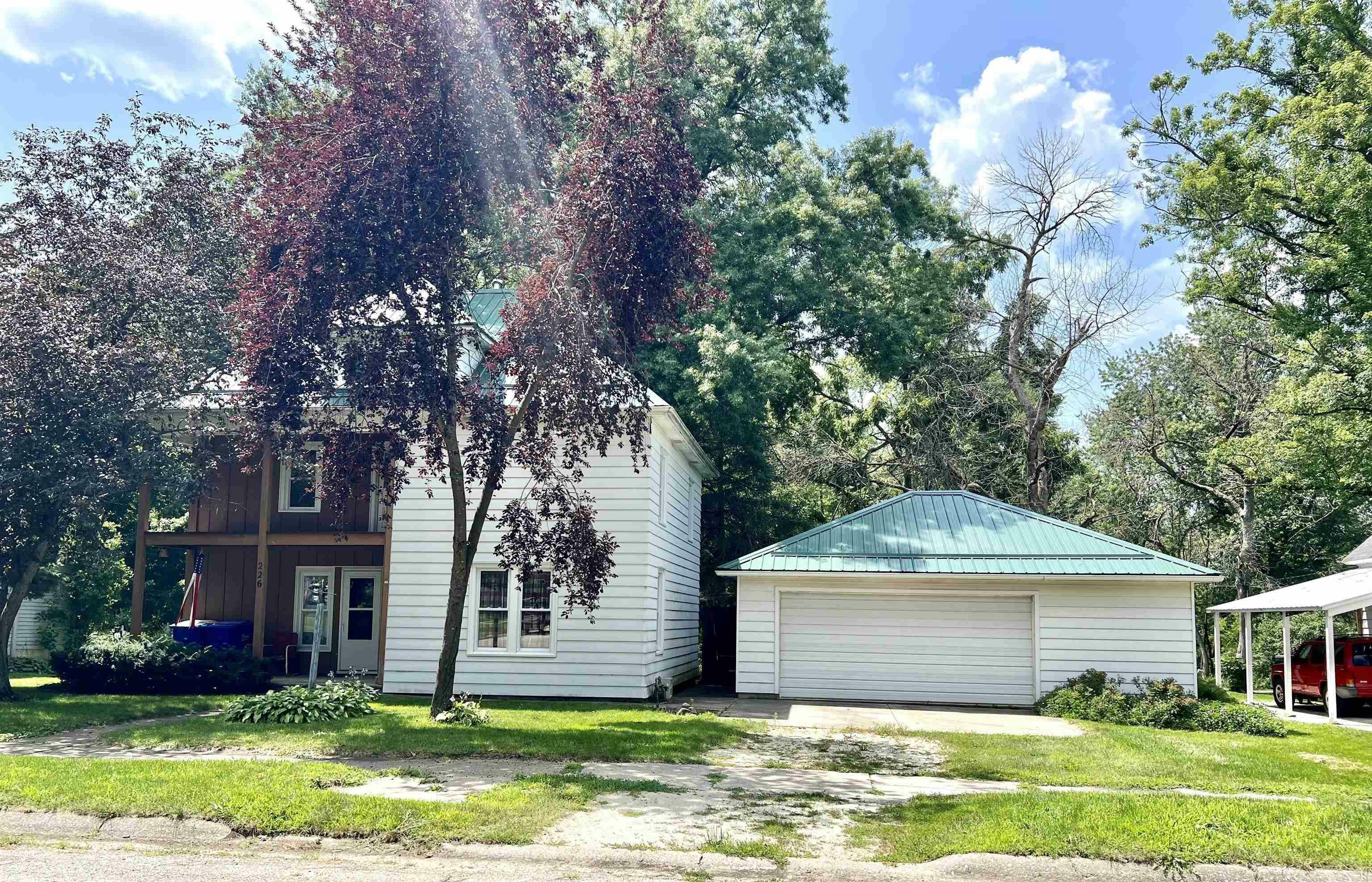 Property Photo:  226 4th Ave NW  IA 50662 