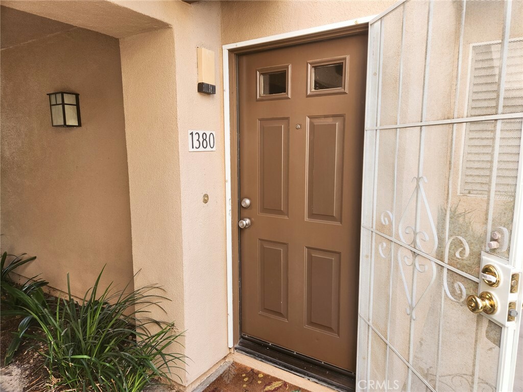 Property Photo:  1380 S Country Glen Way 6  CA 92808 