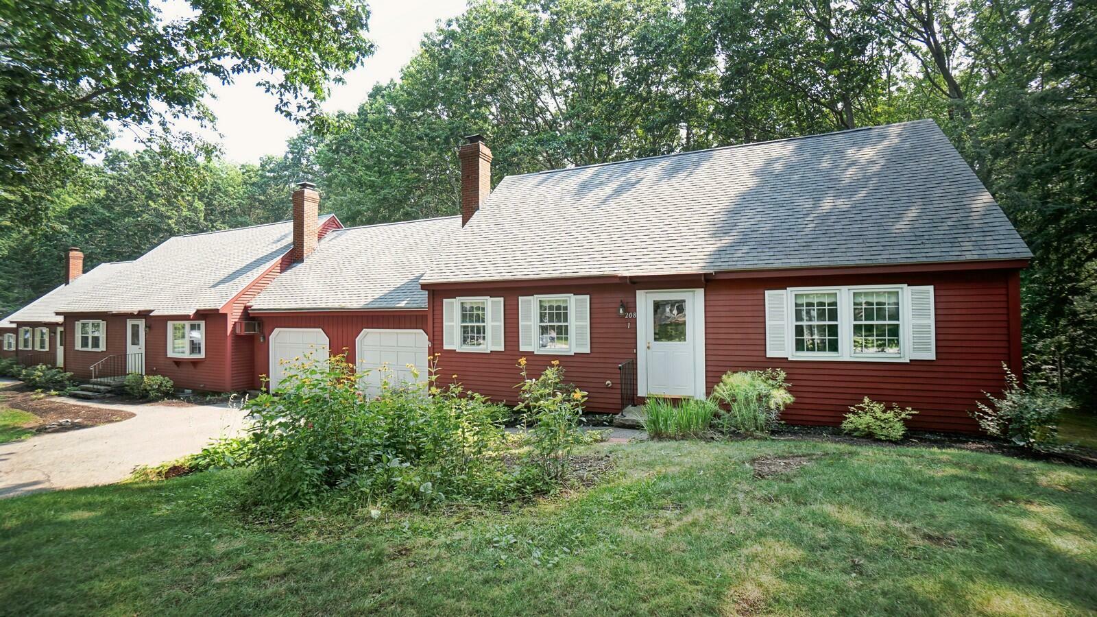 Property Photo:  208 Flintlock Village 1  ME 04090 