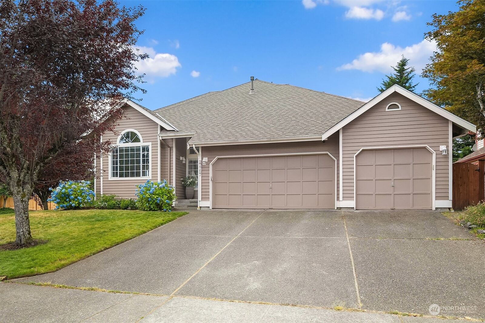 Property Photo:  27757  215th Place SE  WA 98038 