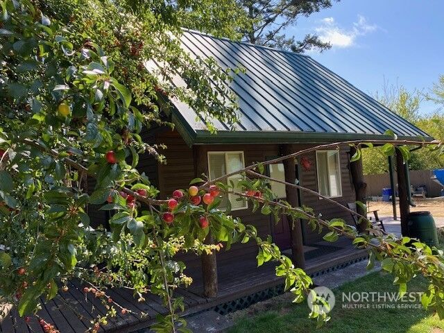 Property Photo: 182 Airport Perimeter Way WA 98221