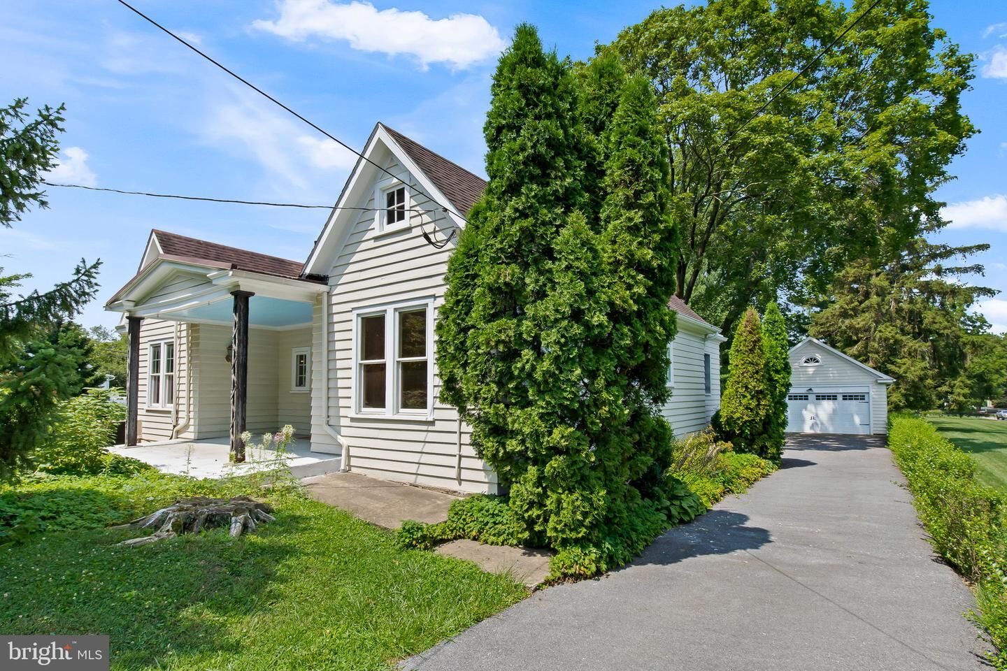 Property Photo: 1407 &Amp 1409 New Holland Pike PA 17601