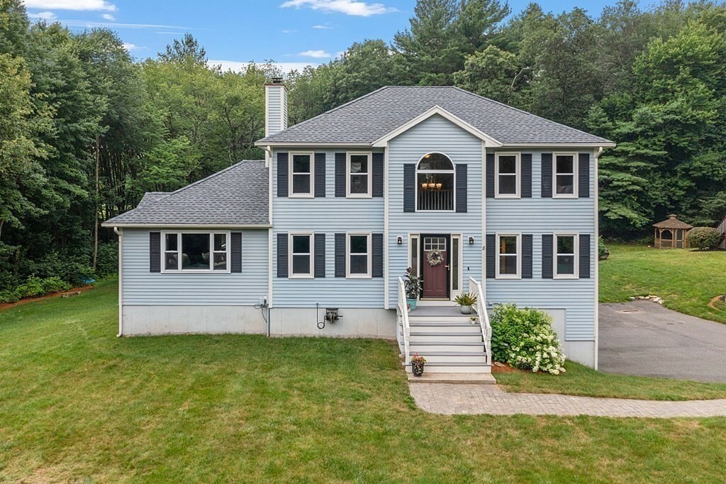 Property Photo:  8 Hammond Farm Rd  MA 01832 