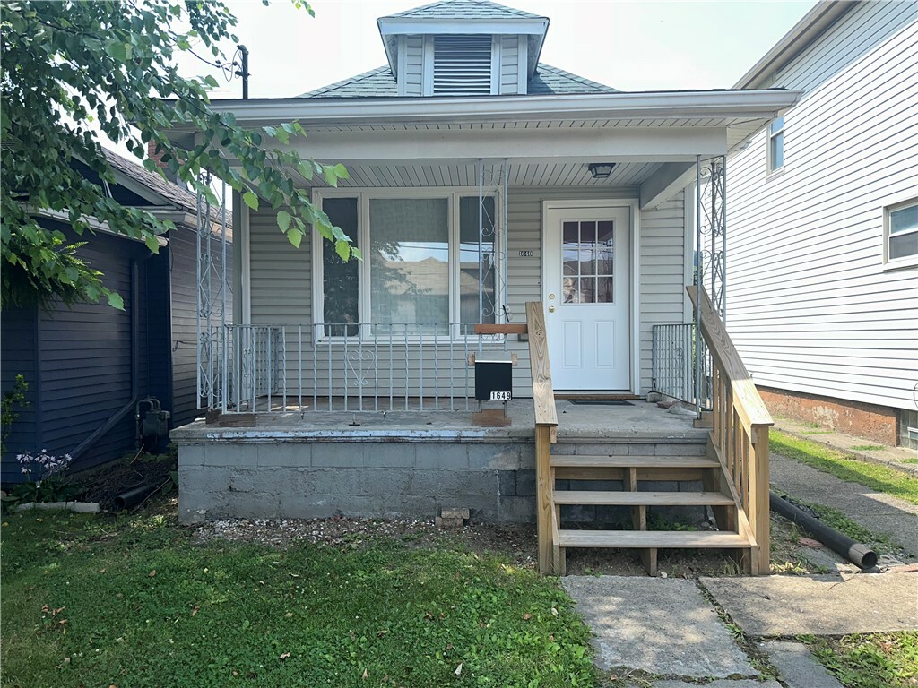 Property Photo:  1649 Henrici St  PA 15003 