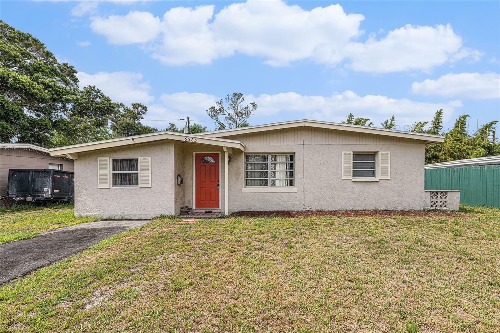 Property Photo:  6525 65th Avenue N  FL 33781 