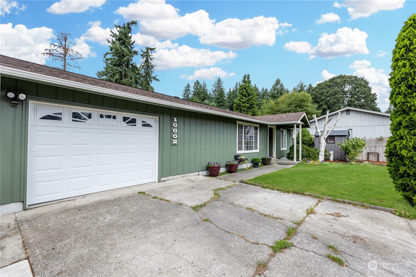 Property Photo: 16602 10th Ave E WA 98387