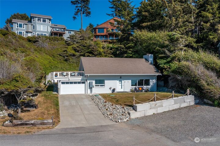 Property Photo: 562 Pebble Beach Drive WA 98239