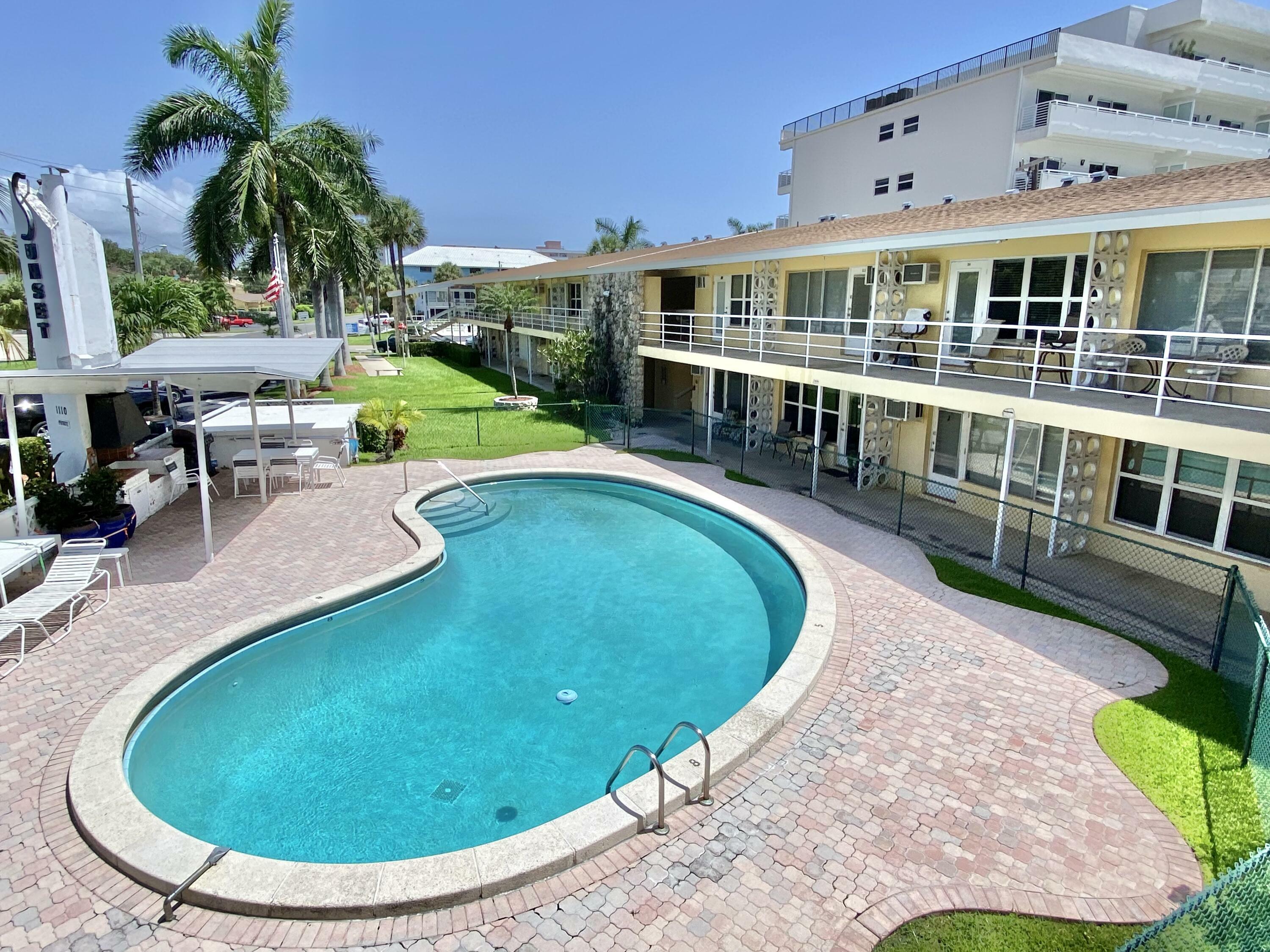 Property Photo:  1110 N Riverside Drive 30  FL 33062 