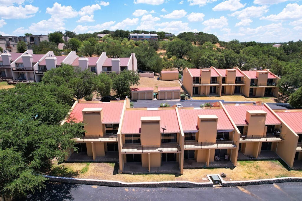 Property Photo: 402 Hi Stirrup E4 TX 78657
