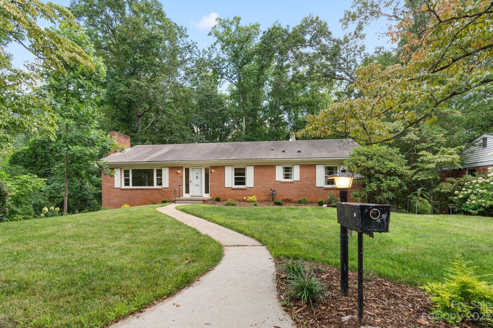 Property Photo:  333 Kenilworth Road  NC 28805 