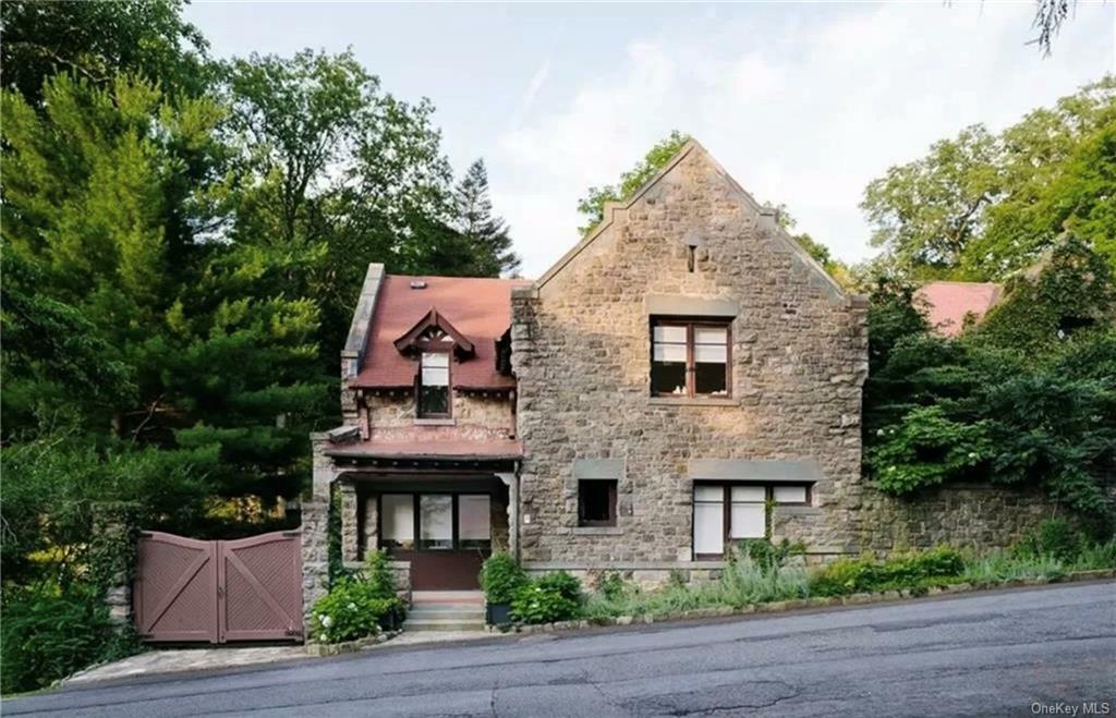 Property Photo:  55 Clubhouse Road  NY 10987 