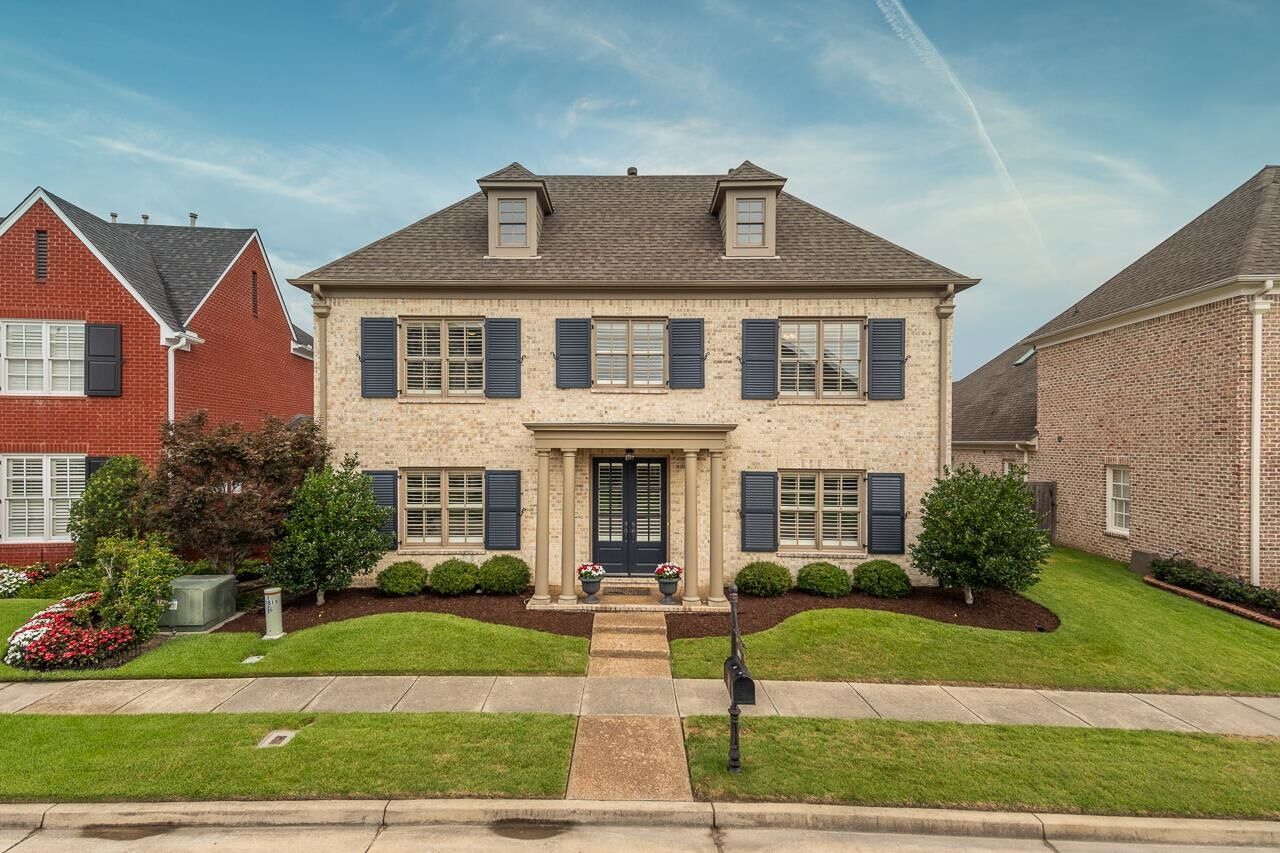 Property Photo: 1813 Enclave Green Ln W TN 38139