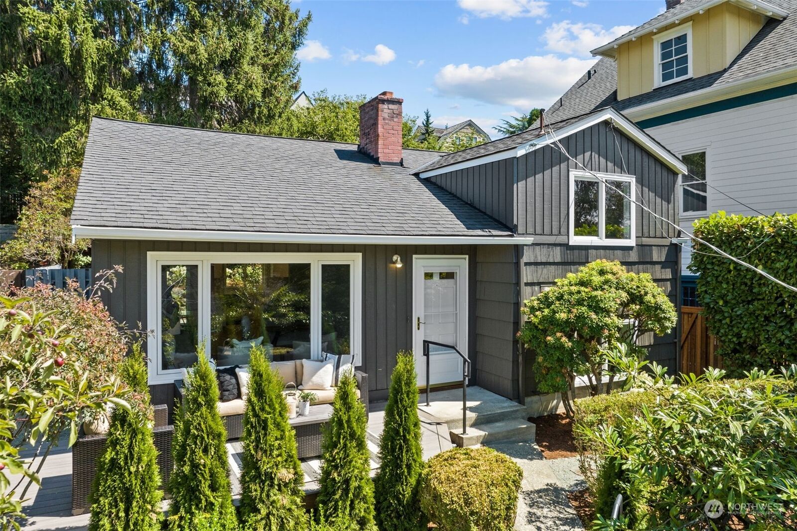 Property Photo:  4158 42nd Avenue NE  WA 98105 