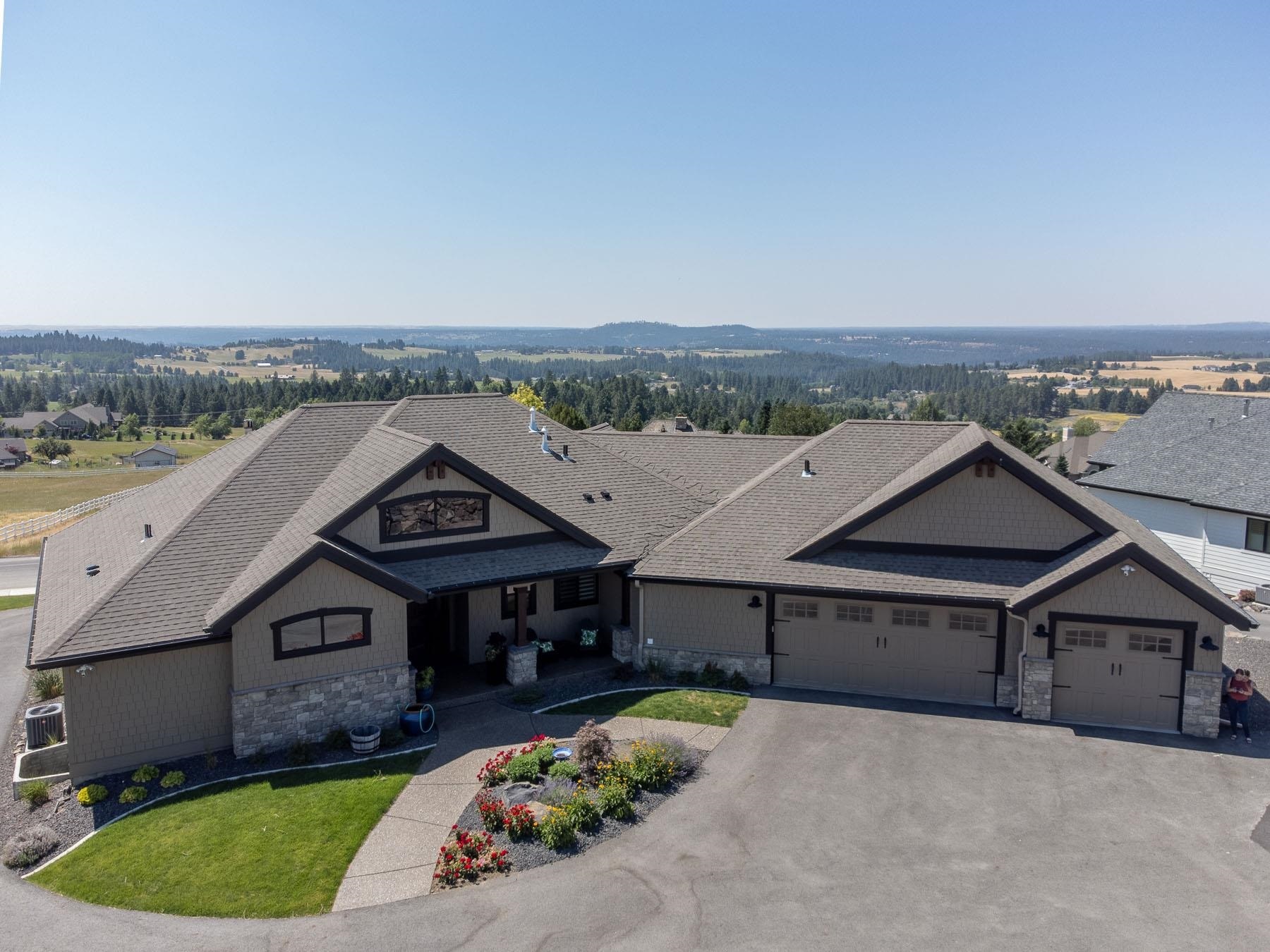 Property Photo: 4825 E 65th Ave WA 99223
