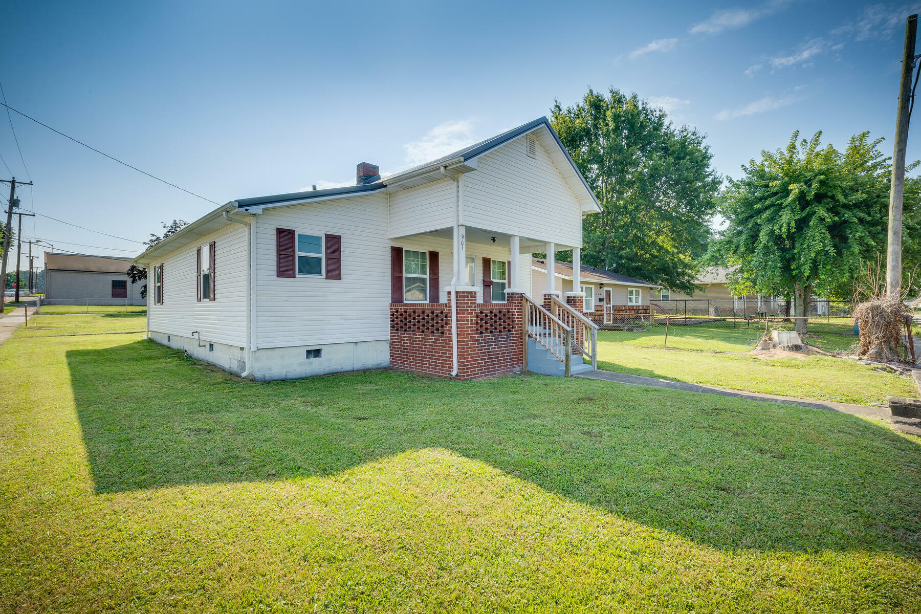 Property Photo:  901 East Sevier Ave  TN 37660 