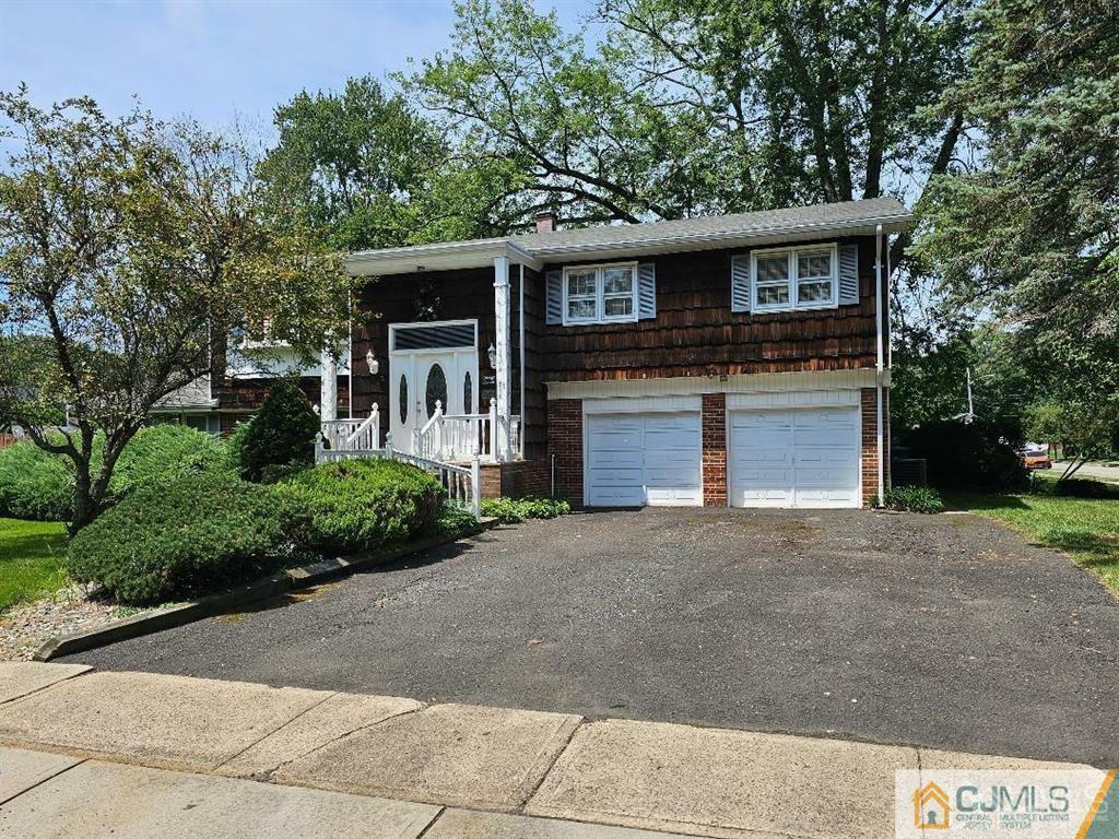 Property Photo:  37 Valley Vale Drive  NJ 08857 