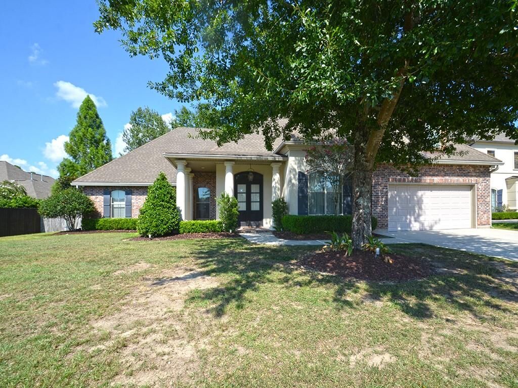 Property Photo:  405 Chateau Grimaldi  LA 70471