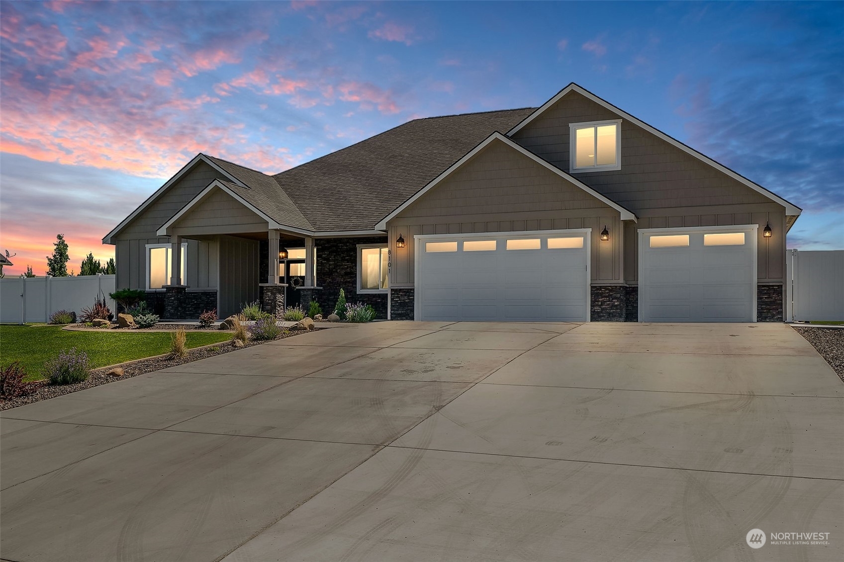 Property Photo:  8101 SE Dune Lake Road  WA 98837 