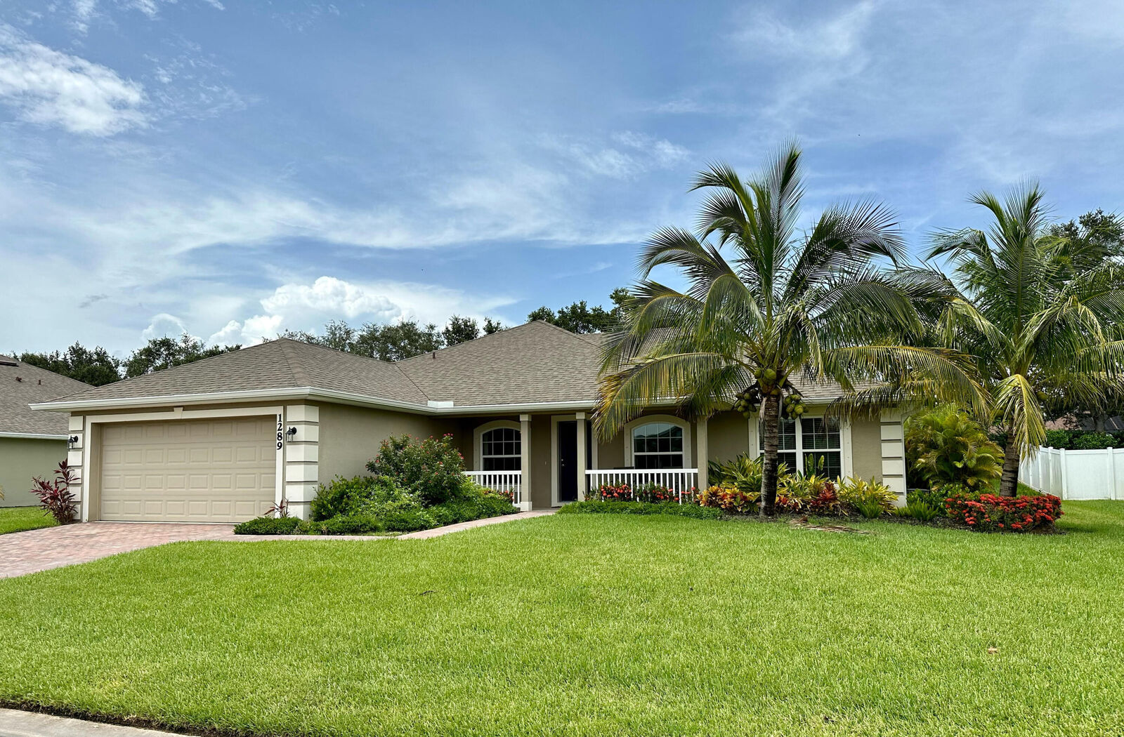 Property Photo:  1289 Scarlet Oak Circle  FL 32966 