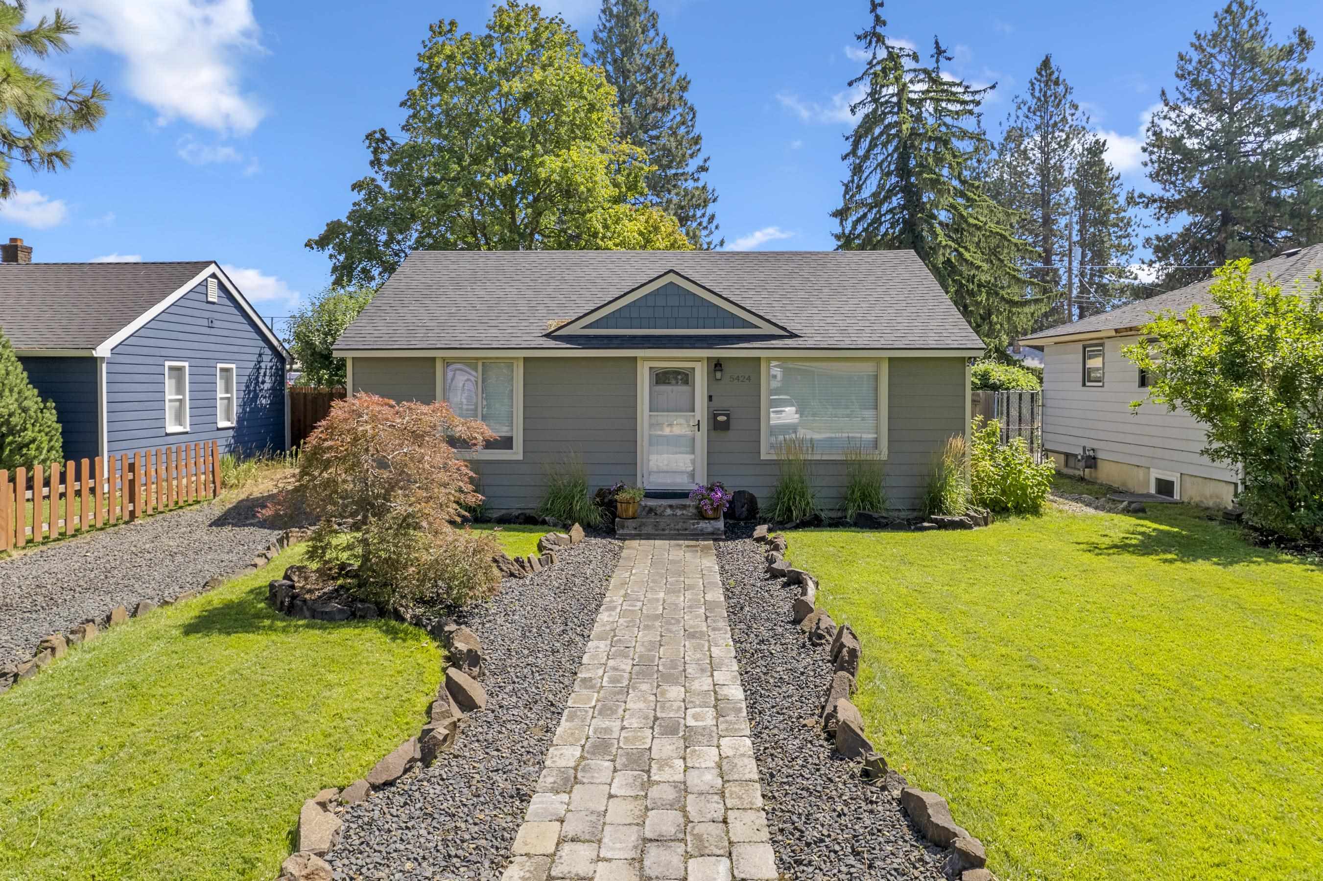 Property Photo: 5424 N Oak St WA 99205