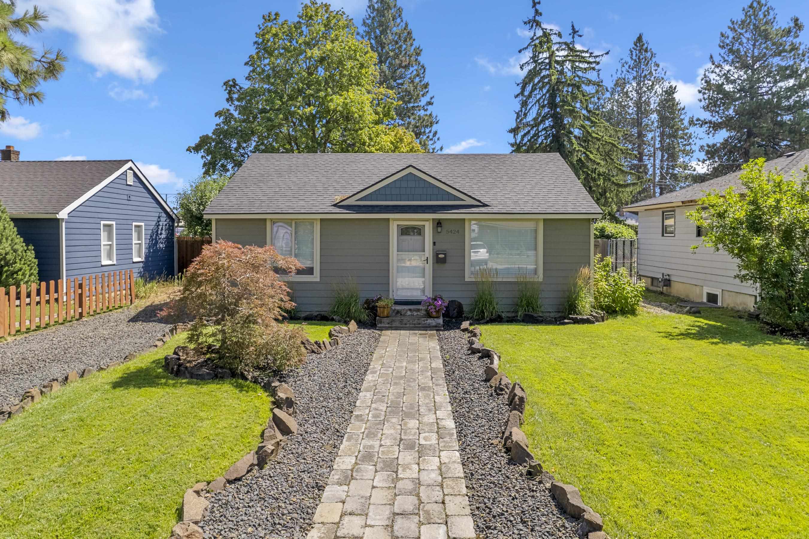 Property Photo:  5424 N Oak St  WA 99205 