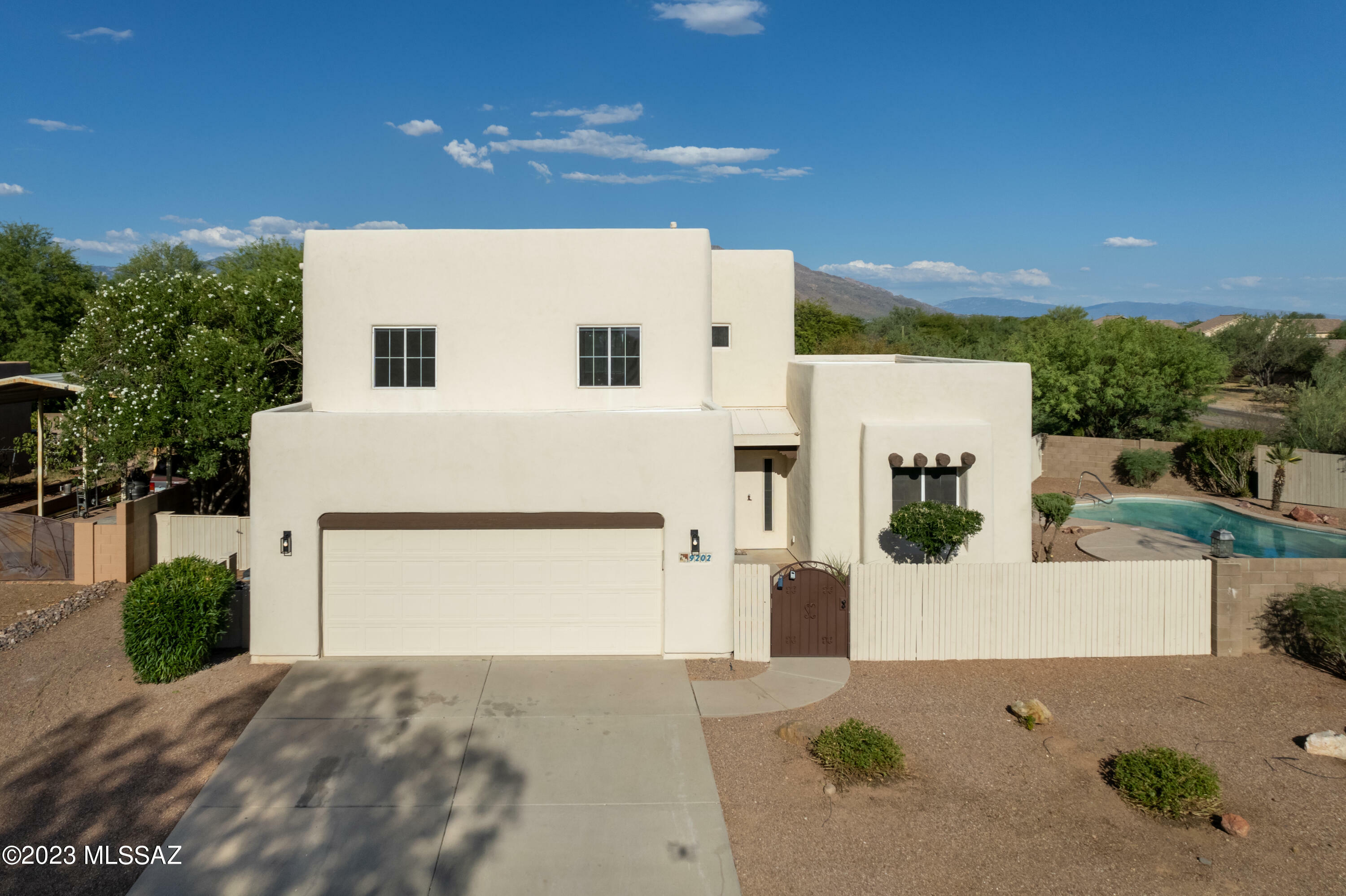 Property Photo:  9202 N Camino Del Fierro  AZ 85742 