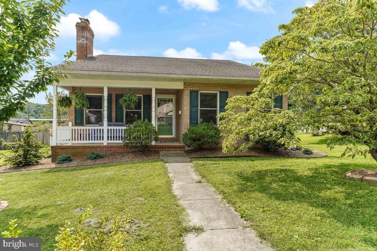 Property Photo: 806 Charles Street PA 19320