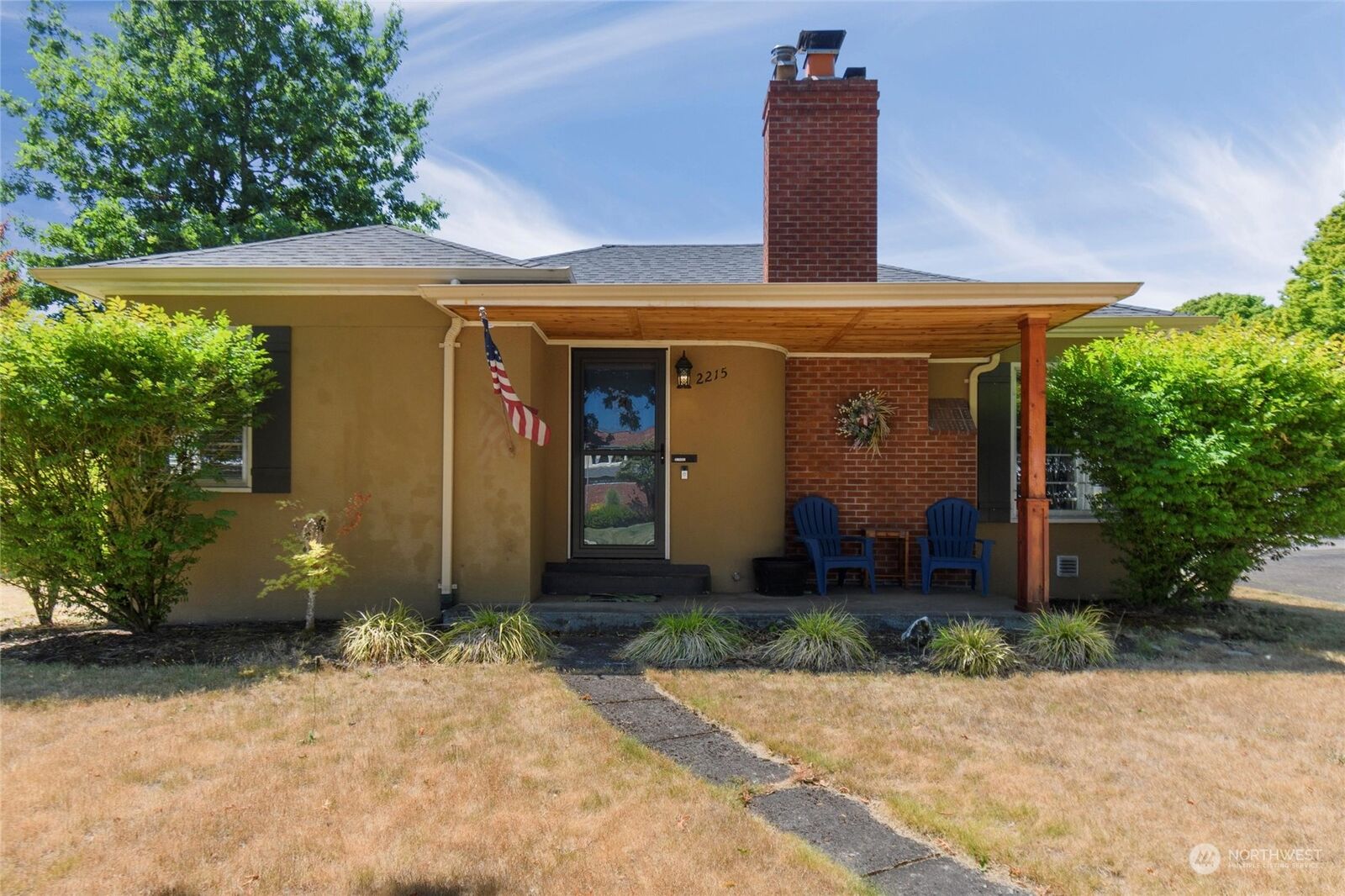 Property Photo: 2215 Olympia Way WA 98632