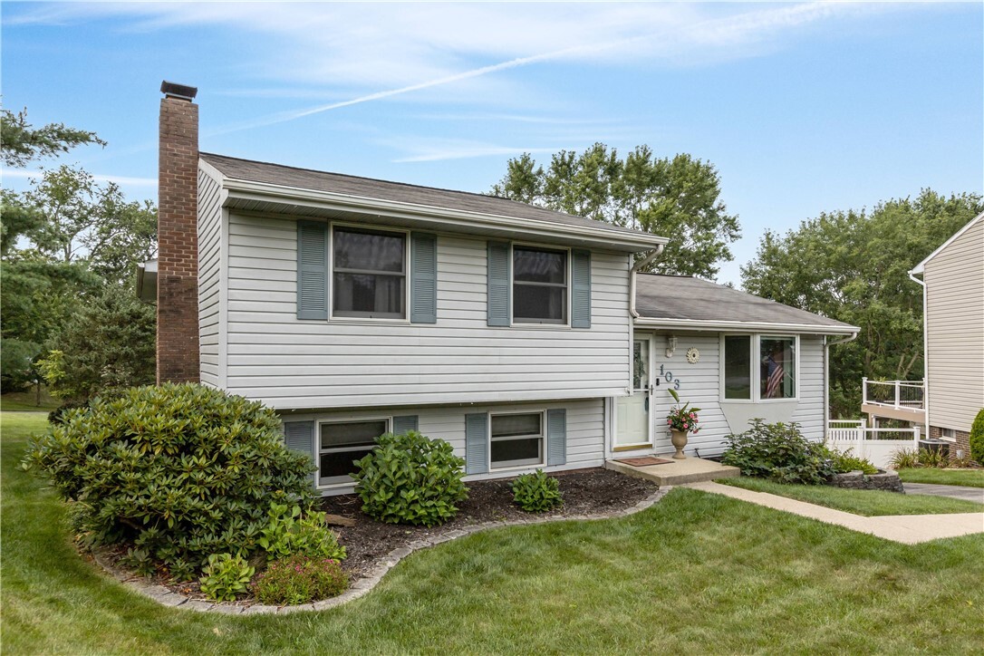 Property Photo:  103 Summit Ridge Dr  PA 15017 