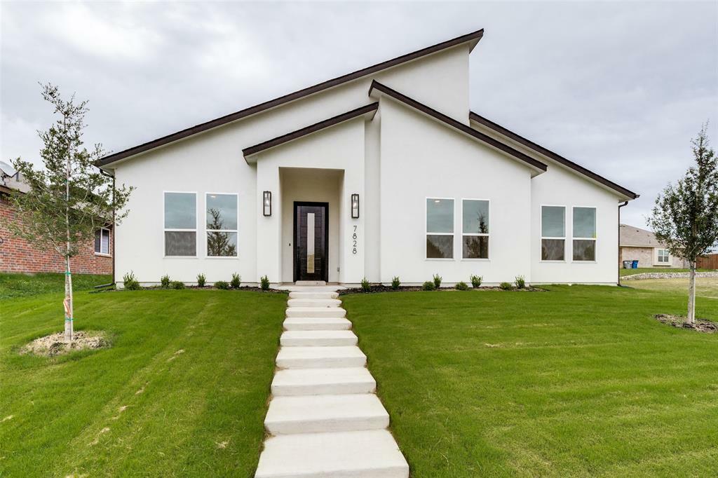 Property Photo: 7828 Oak Garden Trail TX 75232