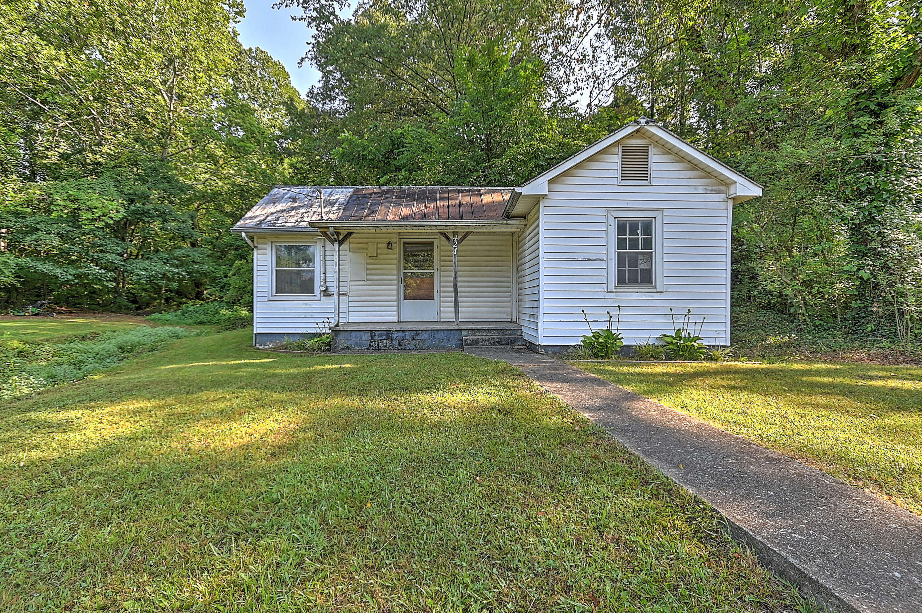 Property Photo:  424 Minton Hollow Road  TN 37643 