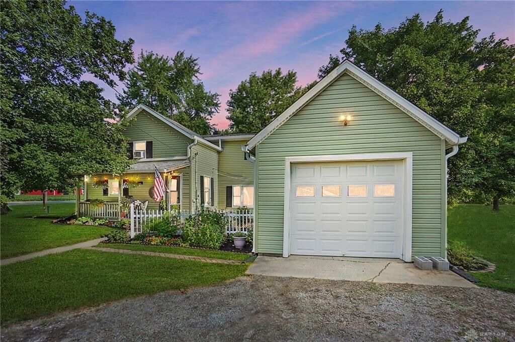 Property Photo: 2165 N Rangeline Road OH 45359