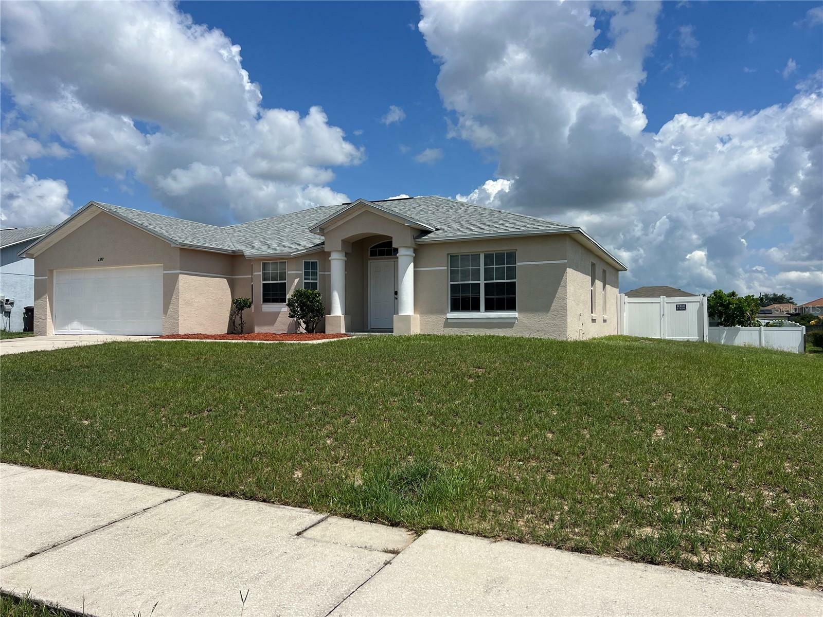 Property Photo:  2377 Sunset Pointe Drive  FL 33898 