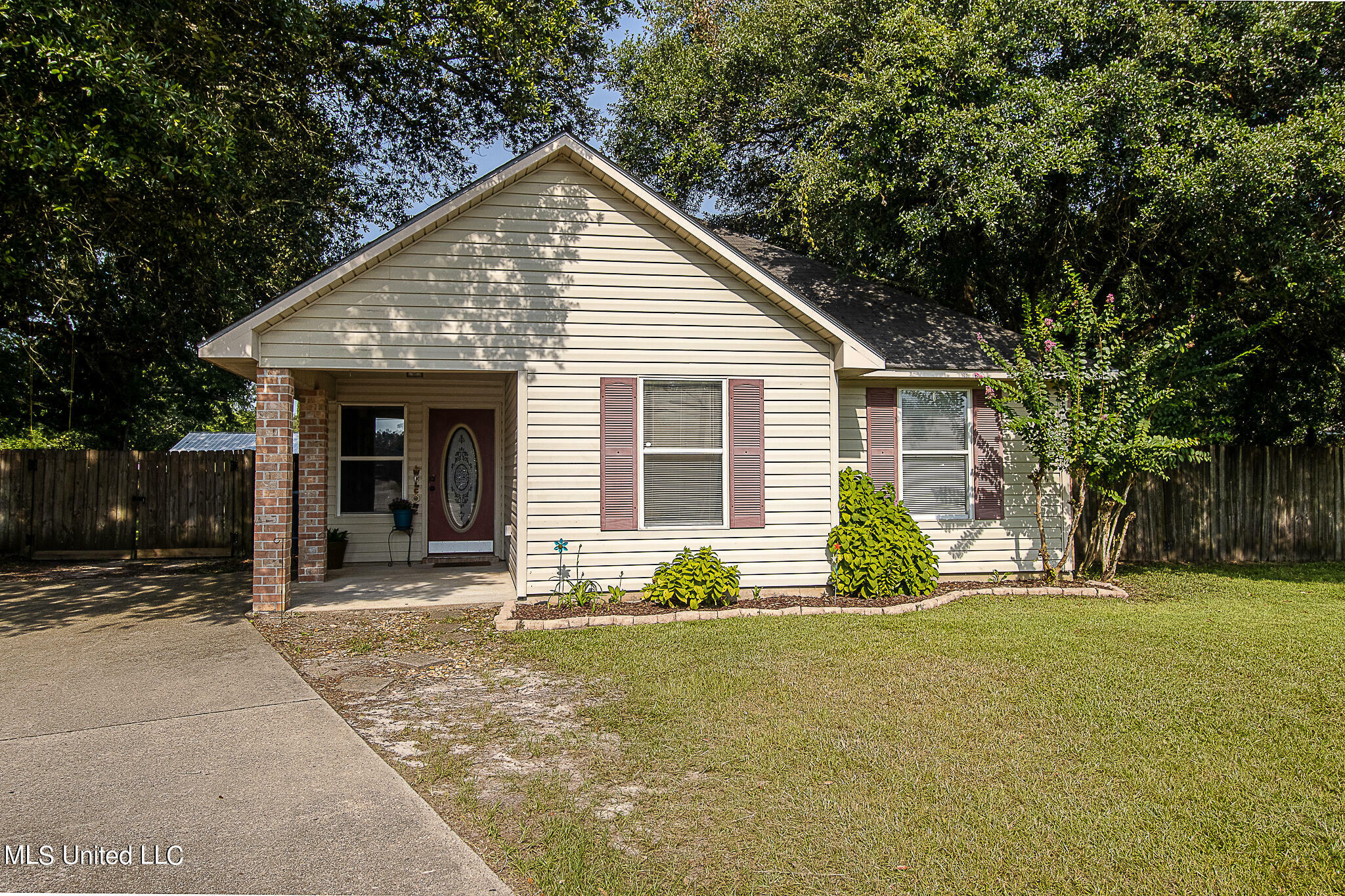 Property Photo:  7117 Oak Cove Drive  MS 39532 