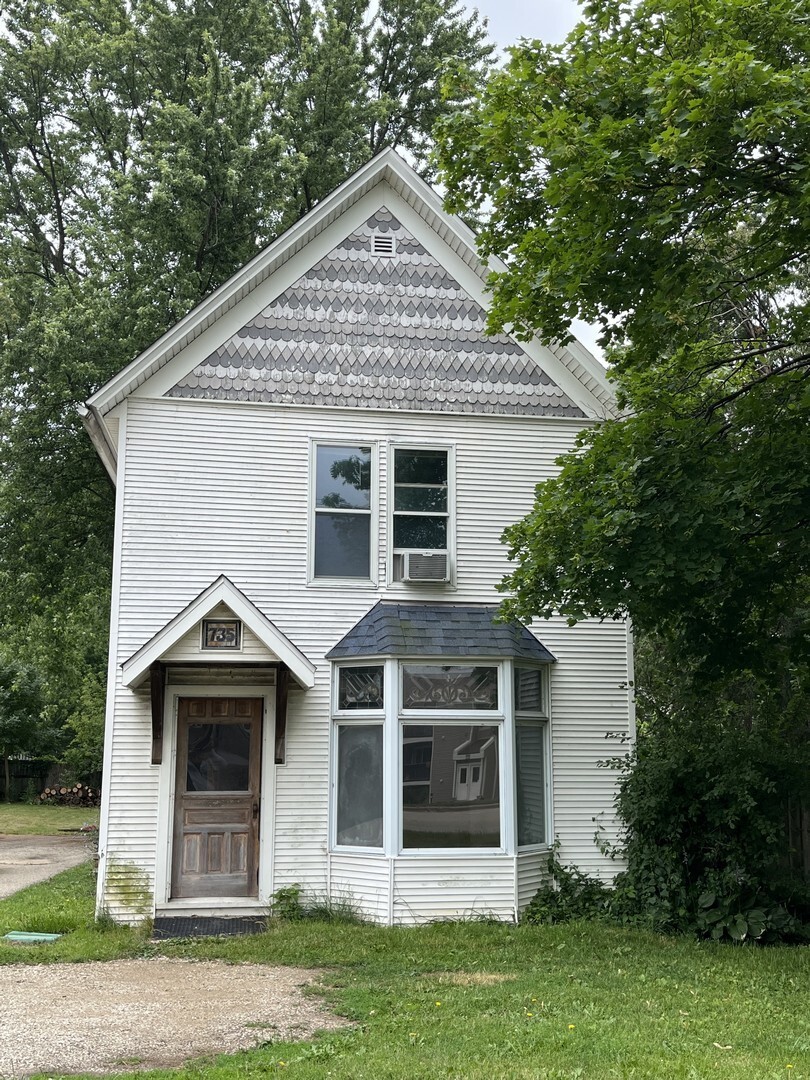 Property Photo: 735 E Grand Avenue IL 60046