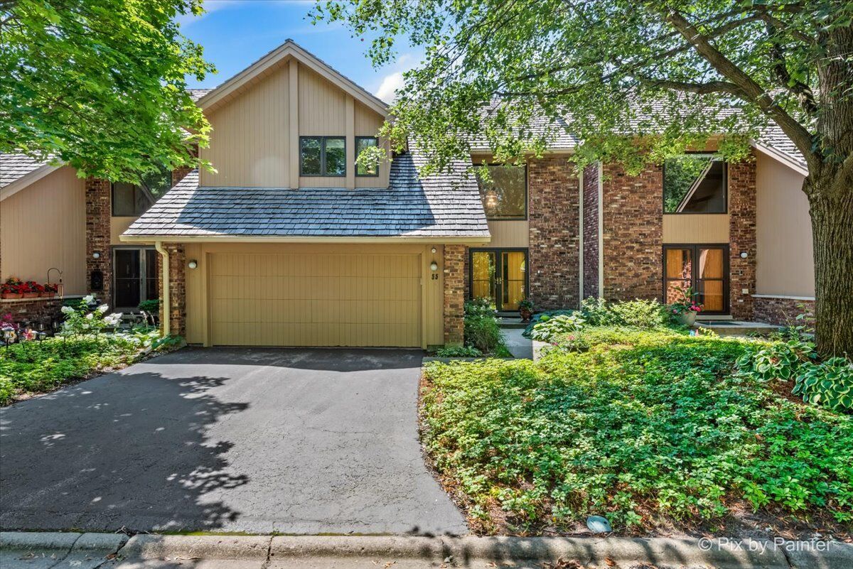 Property Photo: 55 Oak Creek Drive IL 60527