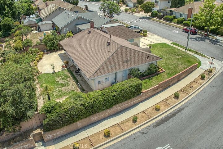 Property Photo: 1993 Chalon Street CA 91320