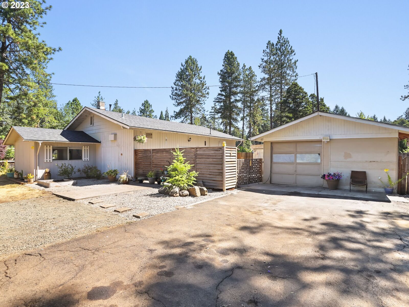 Property Photo:  88497 Ellmaker Rd  OR 97487 