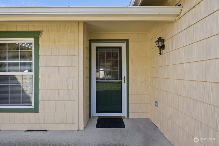 Property Photo:  208 Eb Browning Drive  WA 98531 