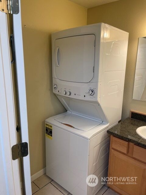 Property Photo:  620 Avenue B 7  WA 98290 