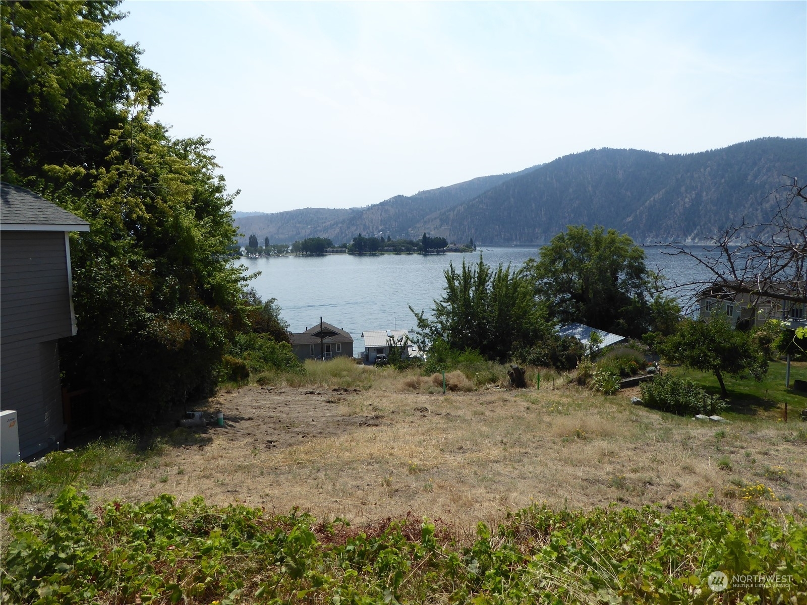 Property Photo: 575 Wapato Way WA 98831