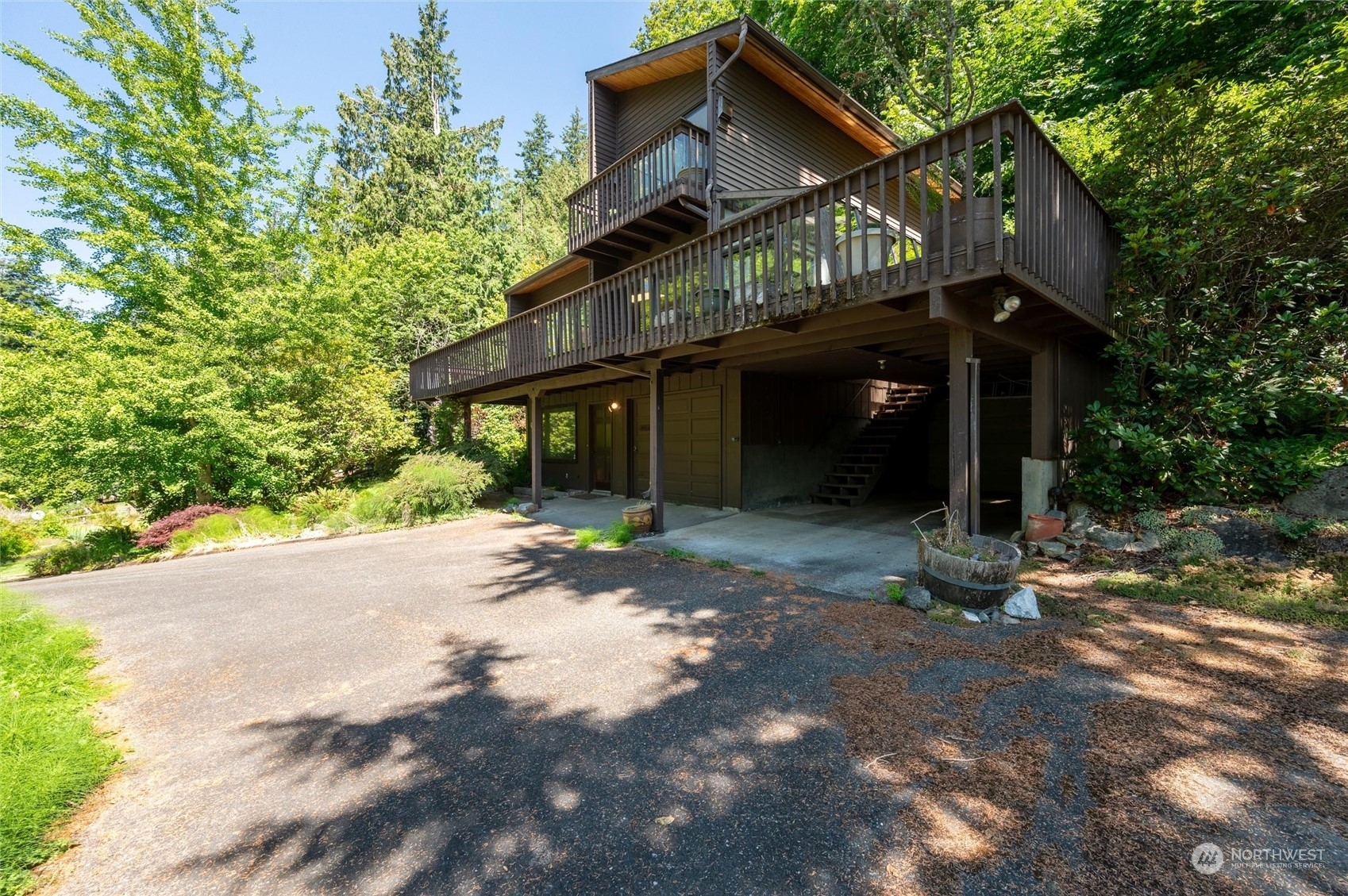 Property Photo:  908 Chuckanut Drive  WA 98229 