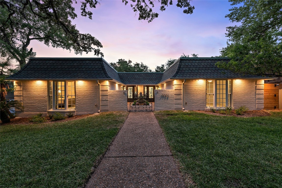 Property Photo:  3006 Maywood Cr  TX 78703 