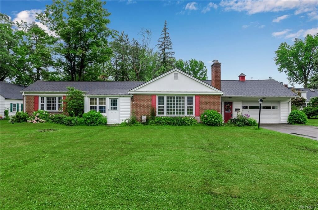 Property Photo:  4481 Valley View Avenue  NY 14075