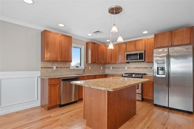 Property Photo:  192 Orient St 2  NJ 07002-000 