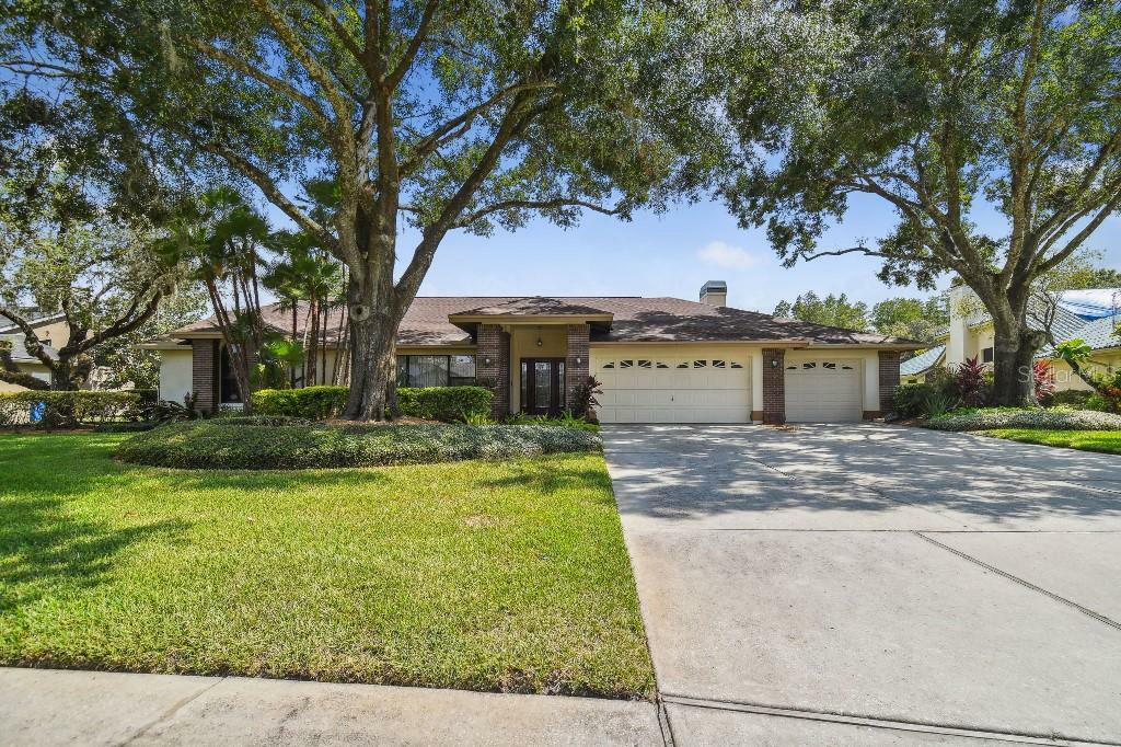 Property Photo: 16105 Vanderbilt Drive FL 33556