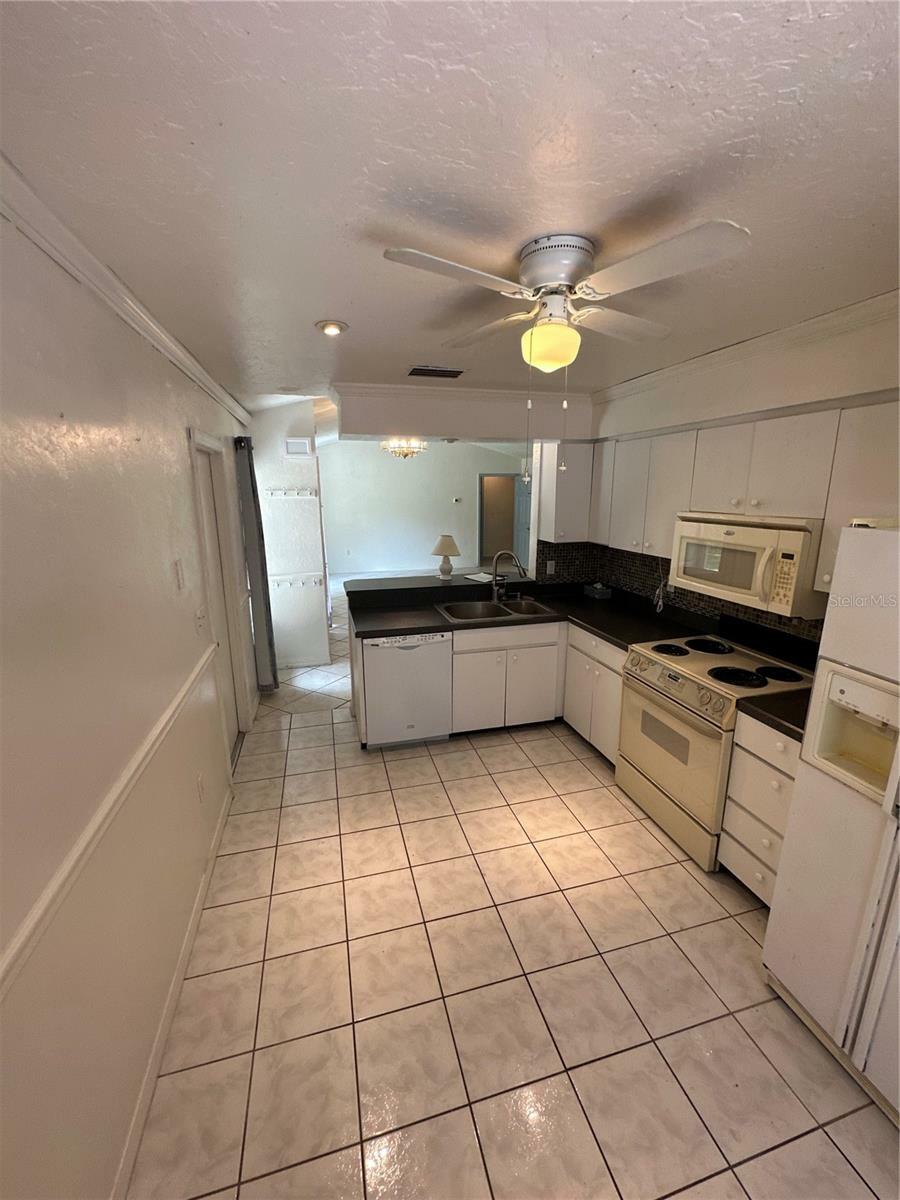 Property Photo: 721 Houle Avenue FL 34232