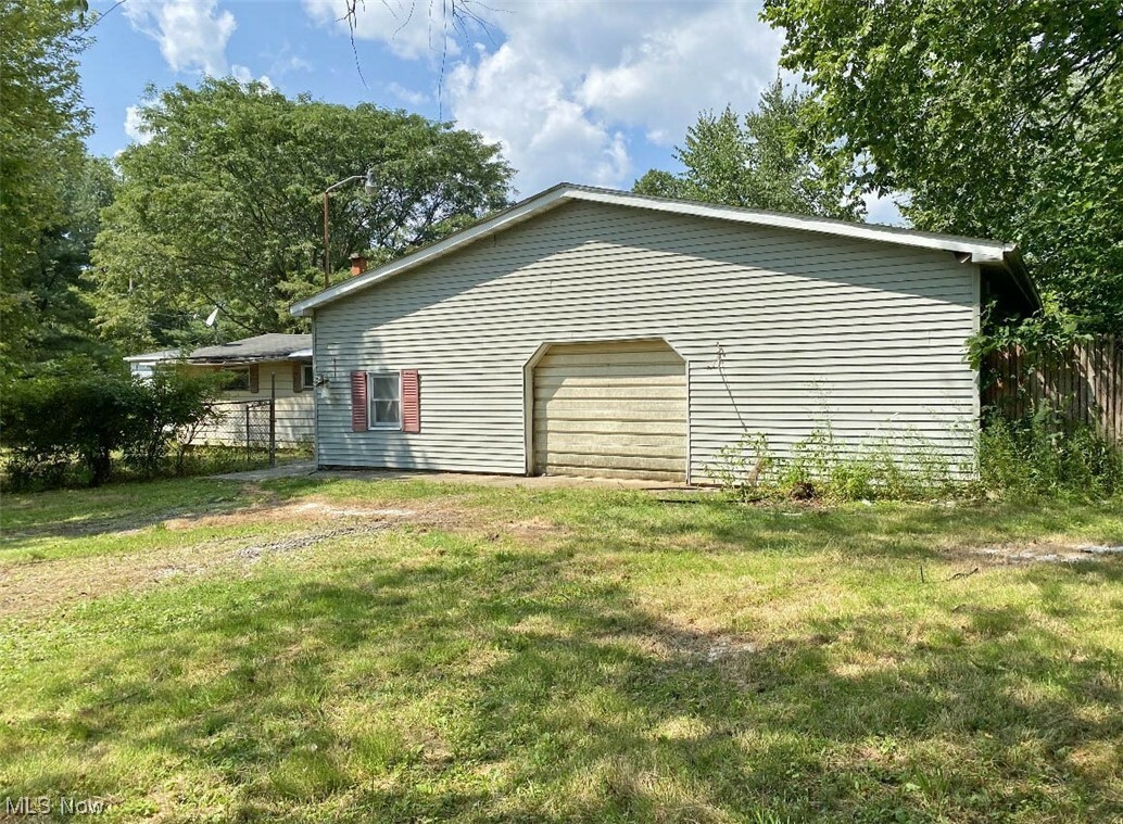 Property Photo:  11105 Springfield Road  OH 44452 