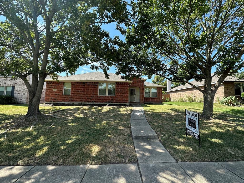 Property Photo:  2932 Reata Drive  TX 75098 